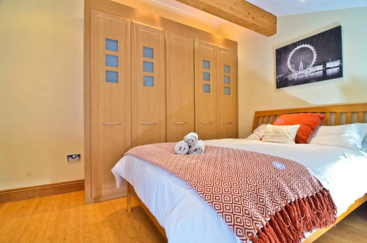 Thames View House Surrey Quays Hotel Londen