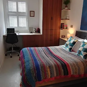 Comfortable With Ensuite Pensión
